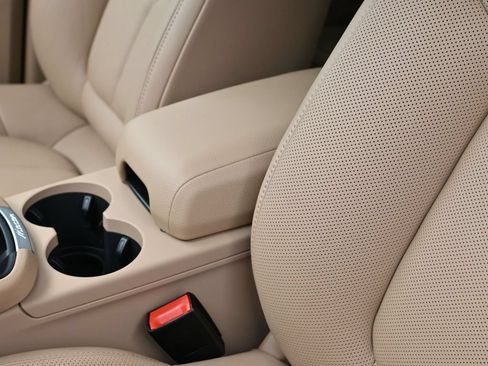 Certified 2026 Porsche Macan AWD/4WD image 21