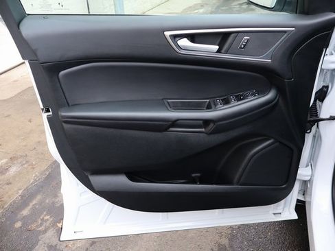 Used 2024 Ford Edge SEL image 16