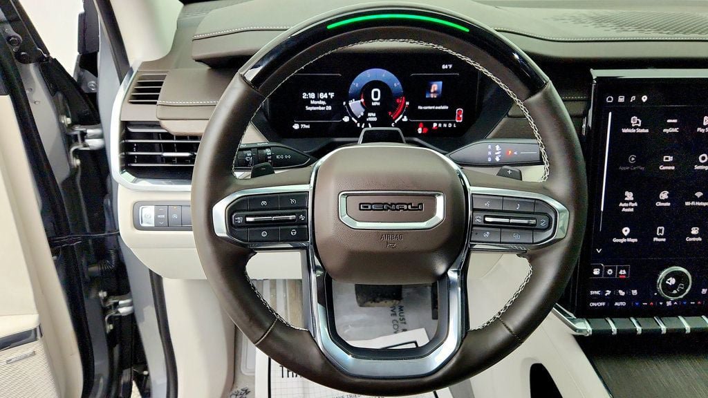 Used 2025 GMC Acadia Denali w/ Super Cruise Package FWD image 12