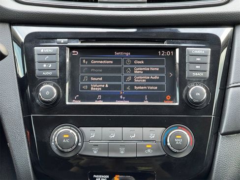 Used 2020 Nissan Rogue S image 13