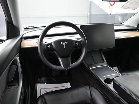 Used 2021 Tesla Model Y Long Range AWD/4WD image 23