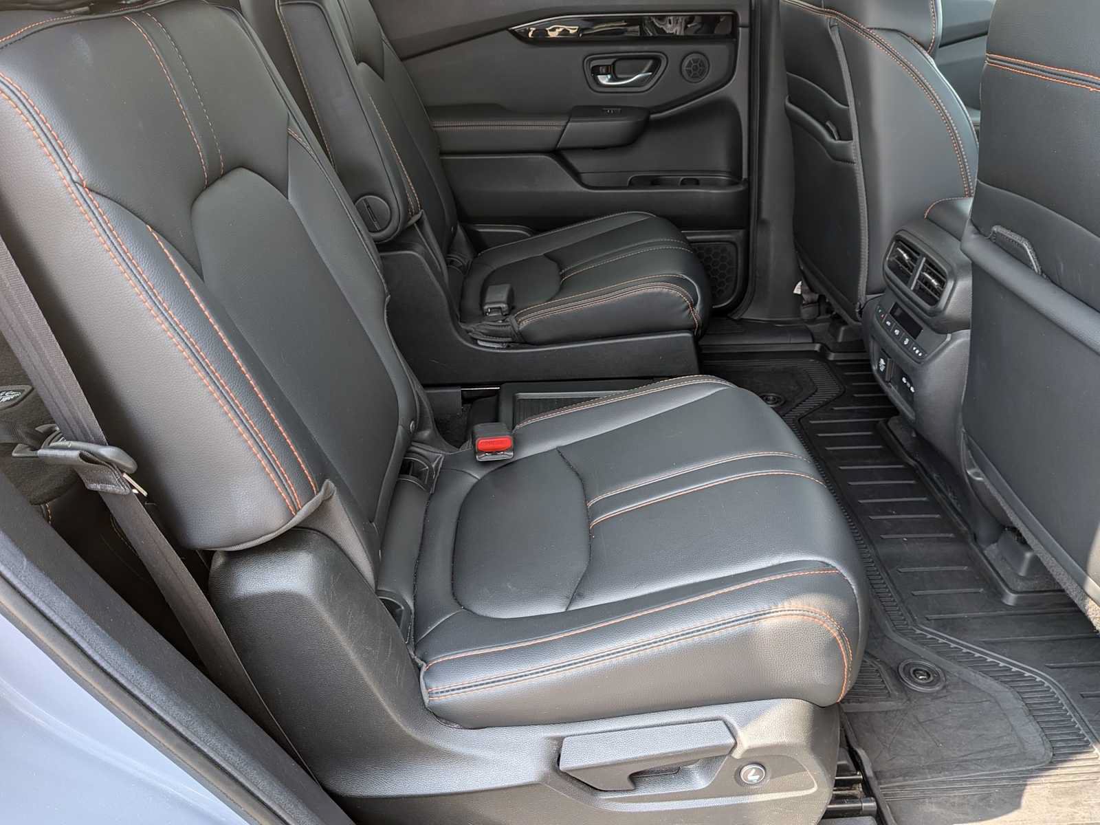 Certified 2025 Honda Pilot TrailSport image 19
