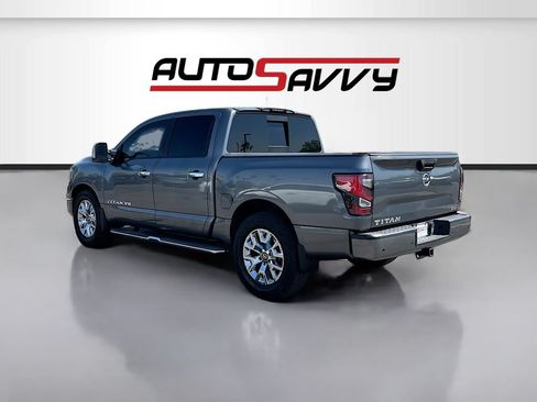 Used 2020 Nissan Titan SL w/ Moonroof Package RWD image 5