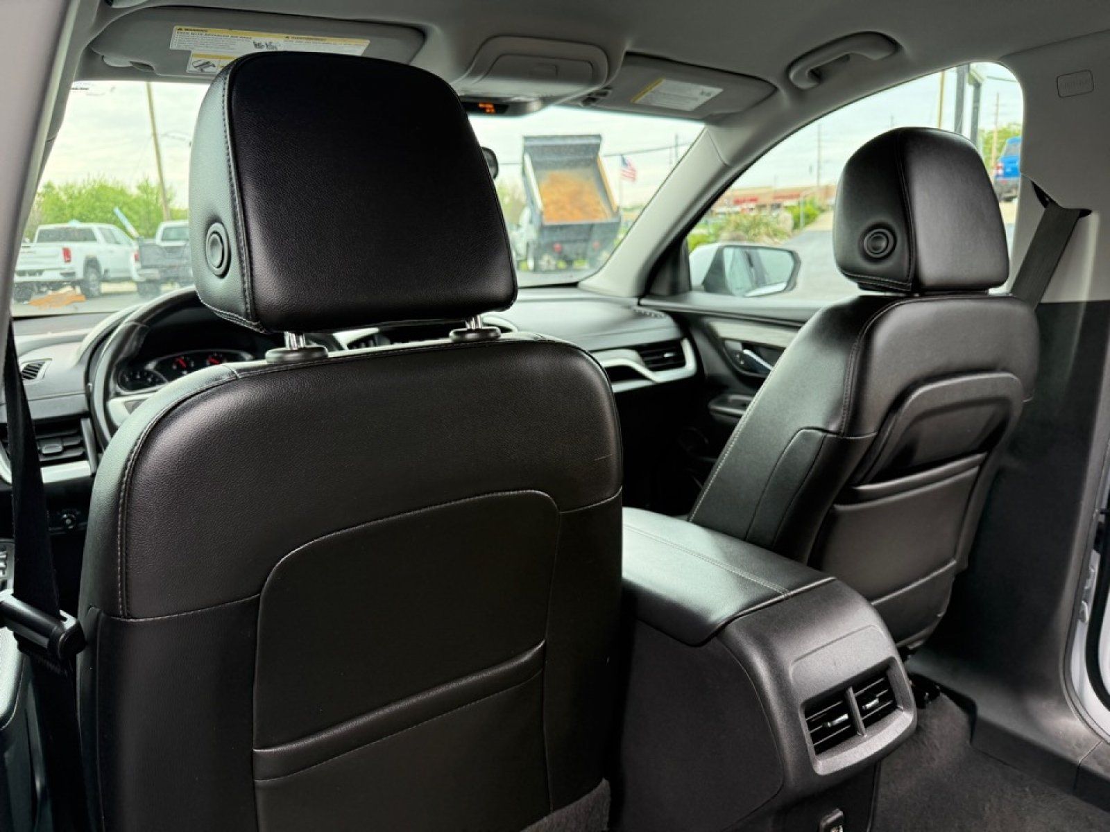 Used 2022 GMC Terrain SLT FWD image 29