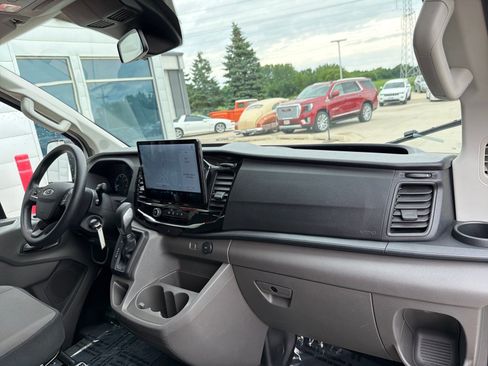 Used 2024 Ford Transit 350 XLT RWD image 24