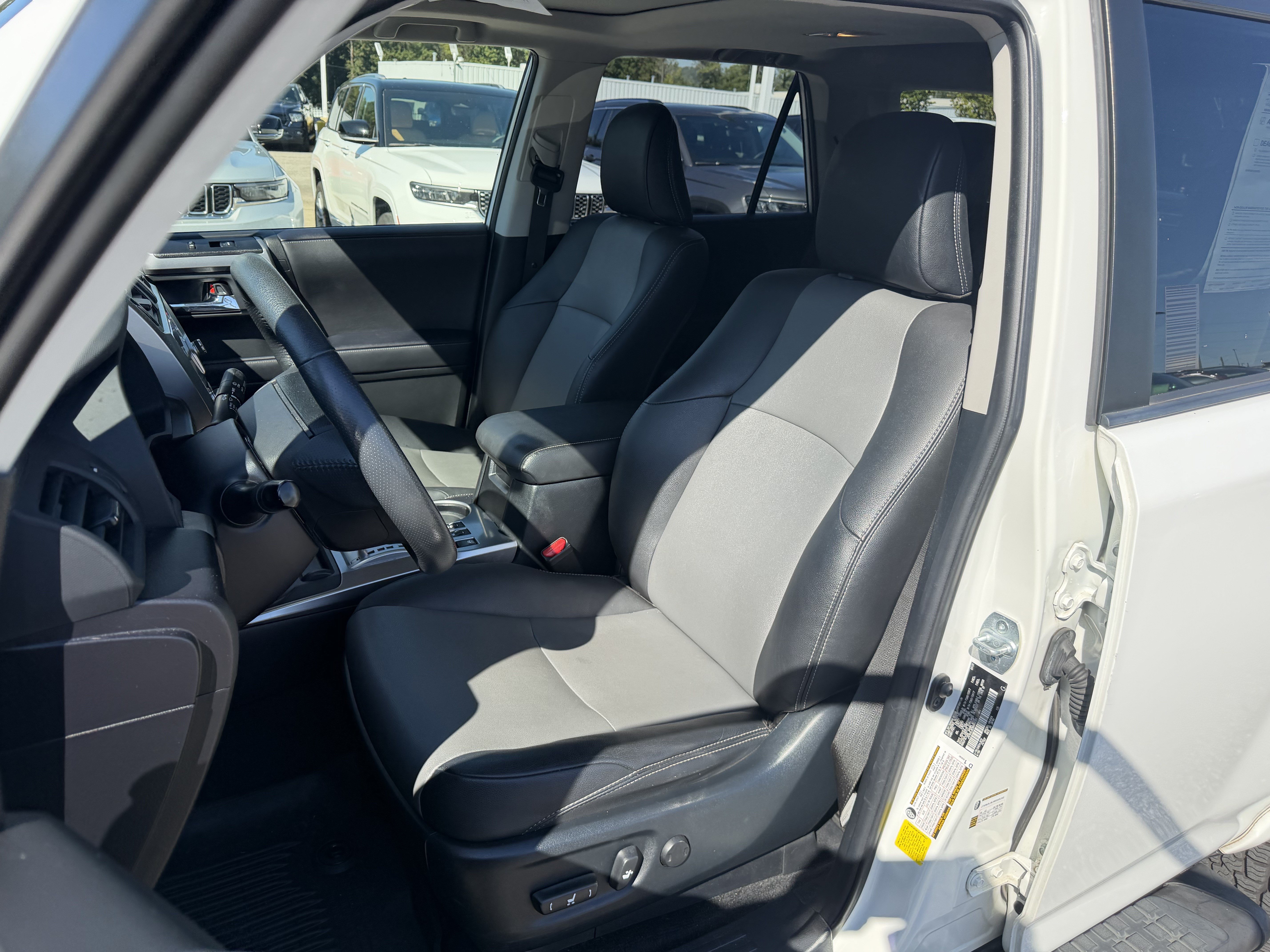 Used 2021 Toyota 4Runner SR5 Premium w/ Moonroof Package AWD/4WD image 12