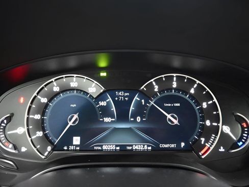 Used 2017 BMW 540i xDrive AWD/4WD image 25