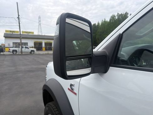 Used 2024 RAM 5500 Tradesman w/ Chrome Appearance Group AWD/4WD image 30