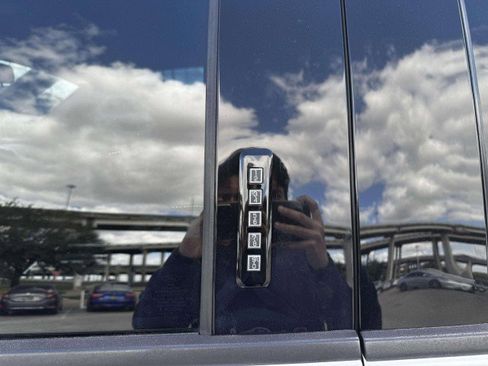 Used 2018 Ford F150 Lariat w/ Equipment Group 502A Luxury image 18