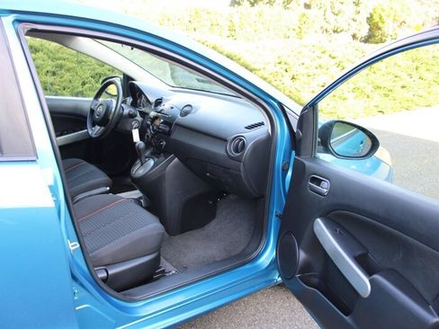 Used 2012 MAZDA MAZDA2 Touring image 13