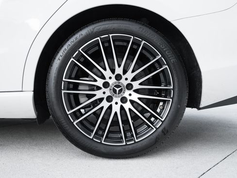 Used 2024 Mercedes-Benz C 300 4MATIC Sedan image 30