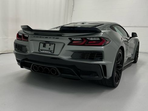 Used 2024 Chevrolet Corvette Z06 w/ Stealth Interior Trim Package RWD image 6