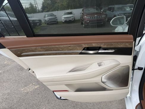 Used 2020 Genesis G90 5.0 Ultimate AWD/4WD image 27