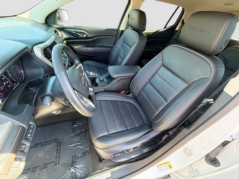 Used 2023 GMC Acadia Denali w/ Denali Technology Package FWD image 22