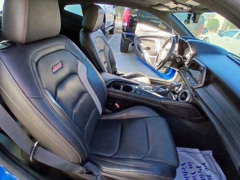 Used 2018 Chevrolet Camaro SS image 22