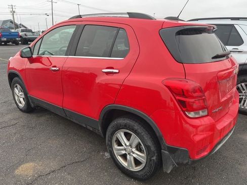 Used 2017 Chevrolet Trax LT w/ LT Convenience Package image 4