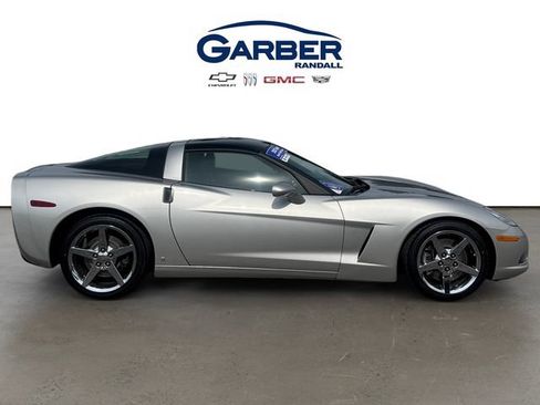 Used 2007 Chevrolet Corvette Coupe w/ Preferred Equipment Group RWD image 6