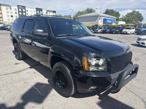 Used 2009 Chevrolet Suburban LT AWD/4WD image 4