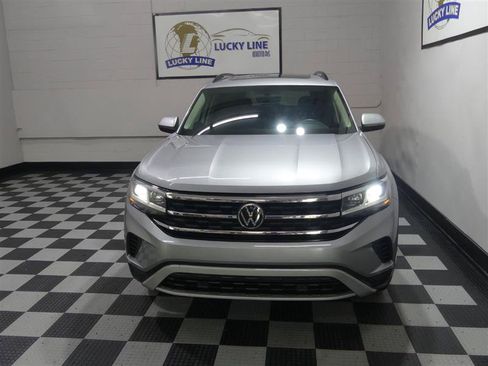 Used 2022 Volkswagen Atlas SE w/ Panoramic Sunroof Package FWD image 3
