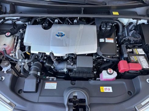 Used 2017 Toyota Prius Four FWD image 29