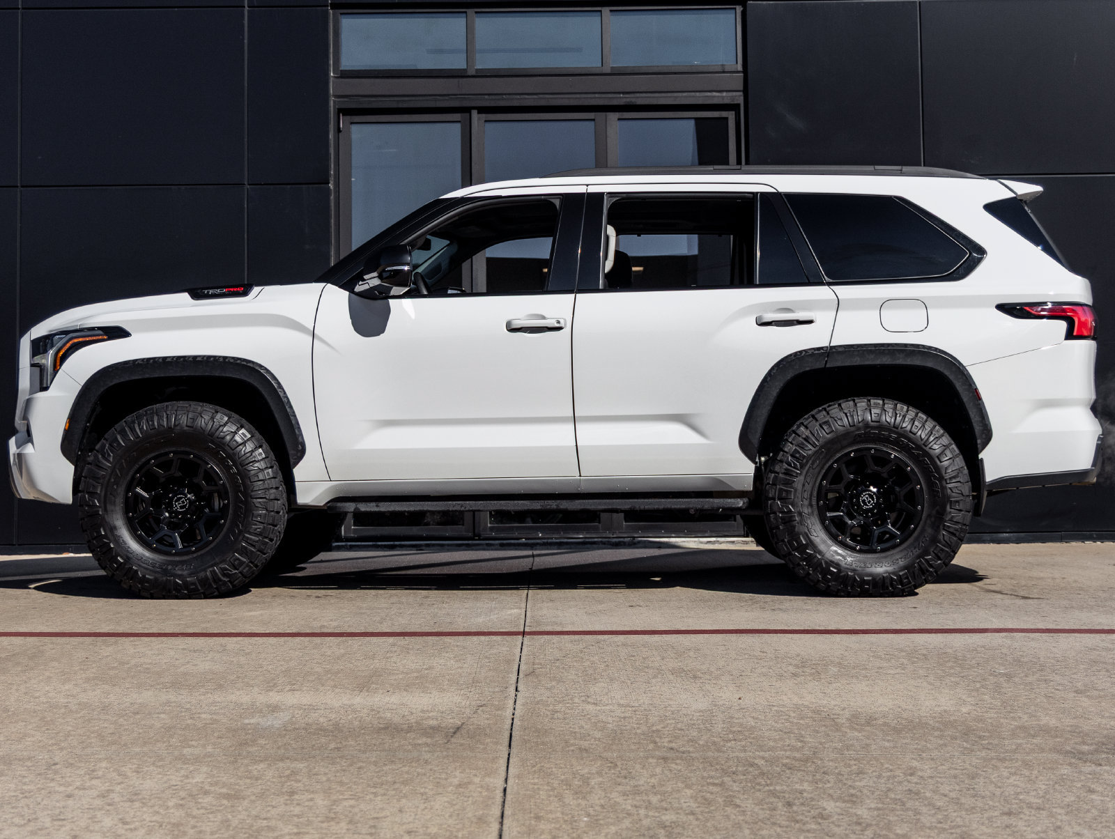 Used 2023 Toyota Sequoia TRD Pro AWD/4WD image 9
