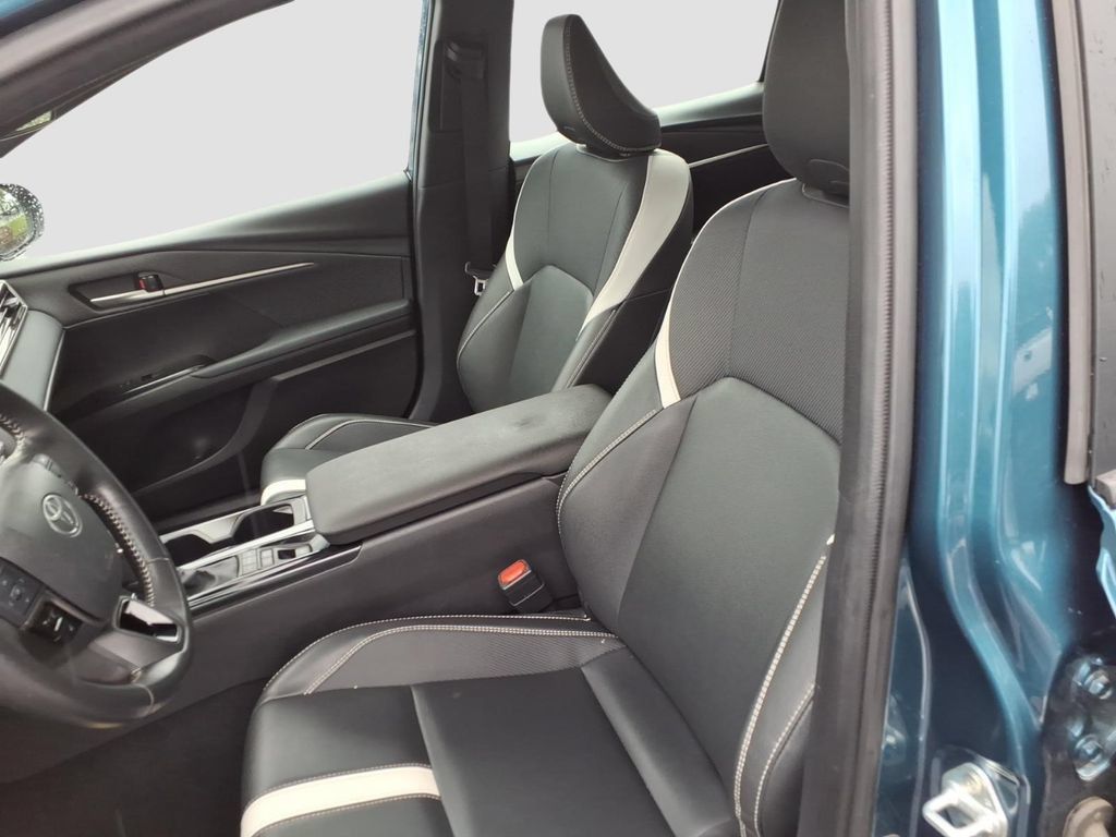 Used 2025 Toyota Camry SE FWD image 16