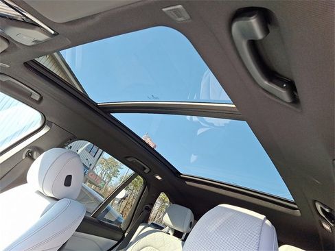 Used 2023 BMW X5 xDrive45e w/ M Sport Package image 17