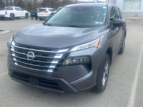 Used 2024 Nissan Rogue S image 1