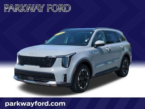 Used 2024 Kia Sorento S w/ Panoramic Sunroof Package FWD image 1