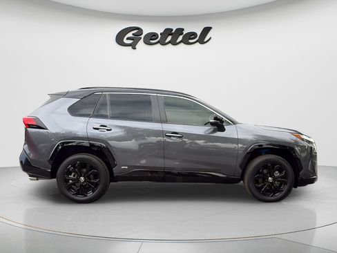 Used 2025 Toyota RAV4 XSE w/ Advanced Technology Package AWD/4WD image 4