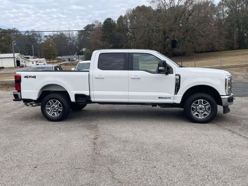Used 2024 Ford F250 Lariat image 2