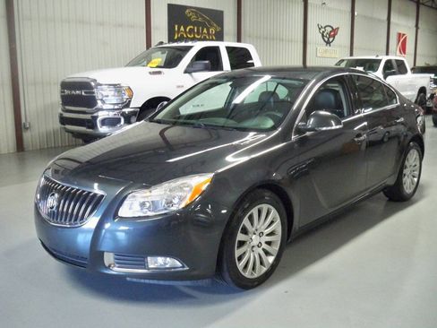 Used 2012 Buick Regal Premium image 1