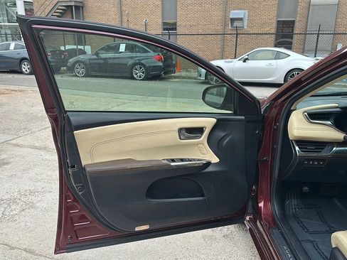 Used 2013 Toyota Avalon Limited image 14