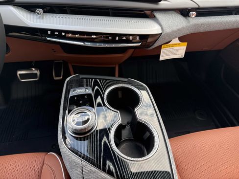 New 2026 Cadillac Optiq Sport 2 image 27