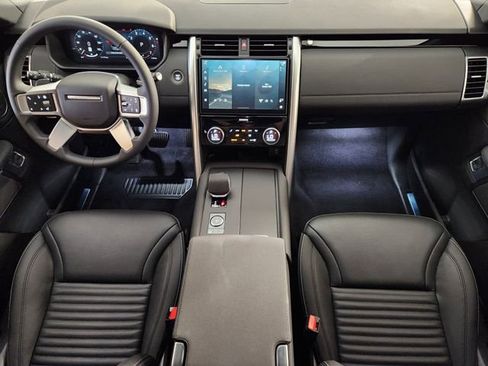New 2026 Land Rover Discovery S AWD/4WD image 4