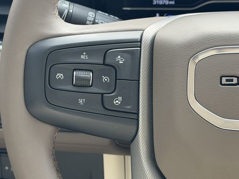 Used 2023 GMC Yukon XL Denali image 41