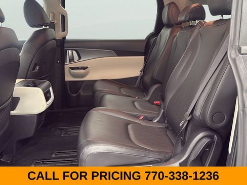Used 2023 Kia Carnival LX FWD image 13