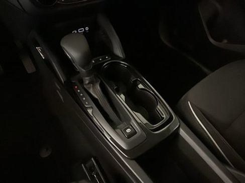 Used 2022 Chevrolet TrailBlazer LT w/ LPO, Blackout Package FWD image 21