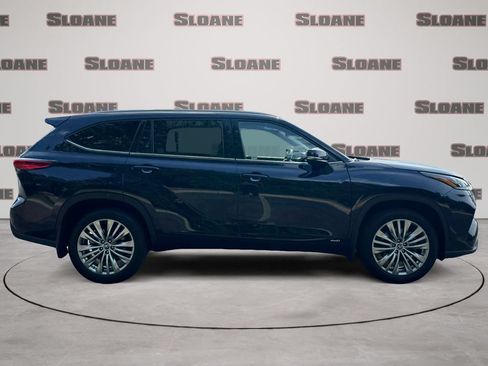 Used 2023 Toyota Highlander Platinum AWD/4WD image 6