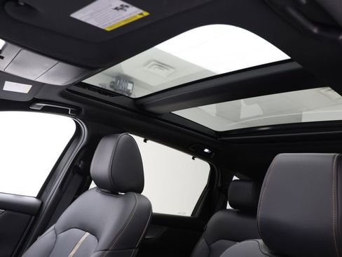 Used 2025 MAZDA CX-70 Plug-In Hybrid w/ Premium Plus image 17