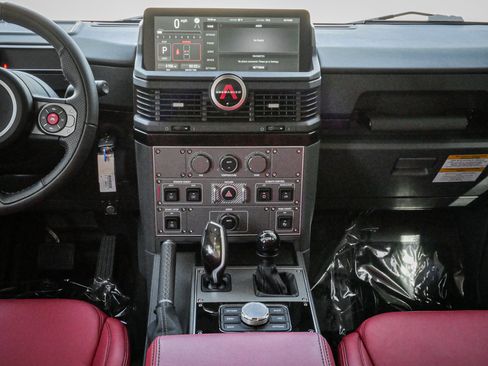 Used 2025 INEOS Grenadier Station Wagon AWD/4WD image 28