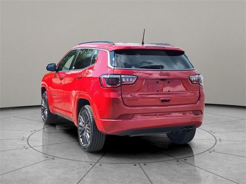 Certified 2022 Jeep Compass Limited image 10