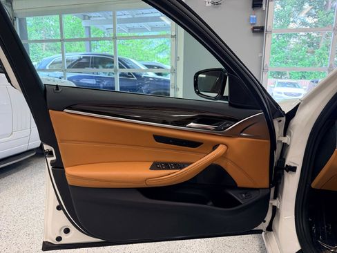Used 2019 BMW 530i w/ Premium Package RWD image 16