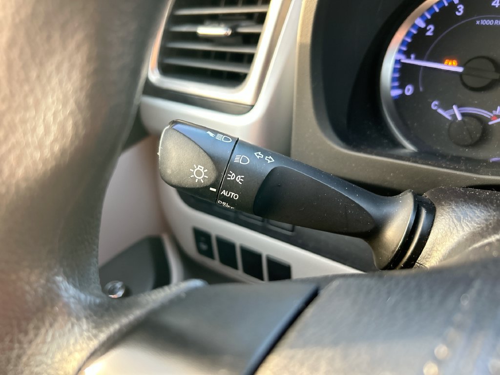 Used 2019 Toyota Highlander LE FWD image 19