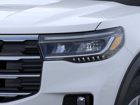 New 2026 Ford Explorer Active w/ Active Comfort Package RWD image 18