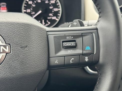 Used 2025 Nissan Rogue SV image 19