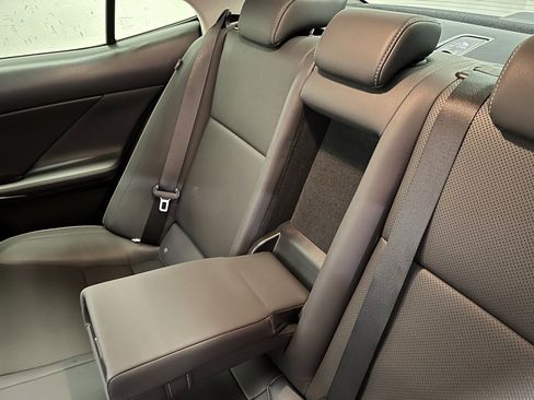 Used 2018 Lexus IS 300 image 15