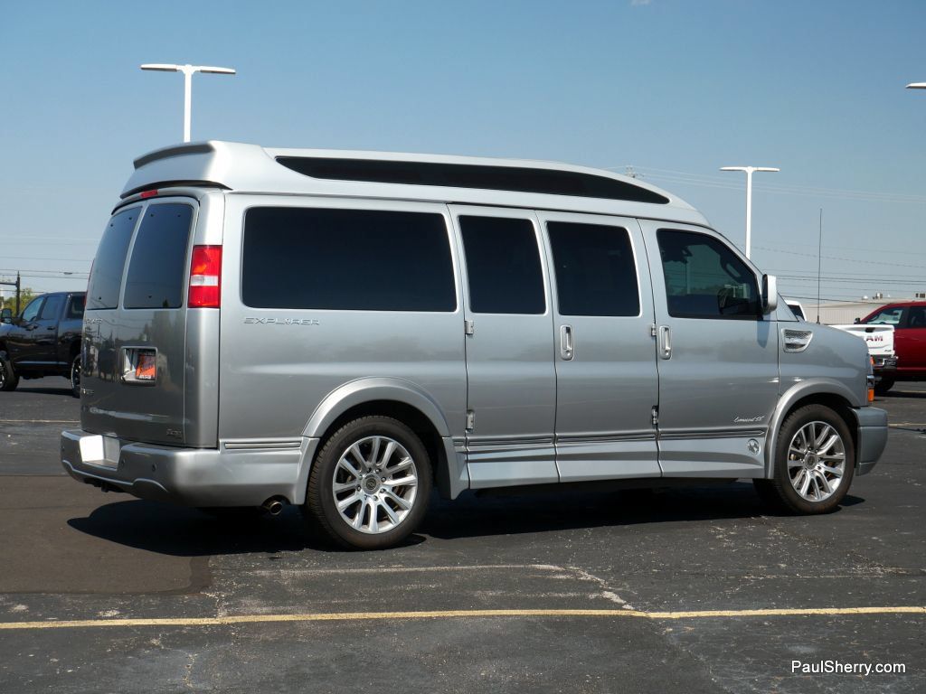 Used 2021 Chevrolet Express 2500 LS w/ Enhanced Convenience Package RWD image 18