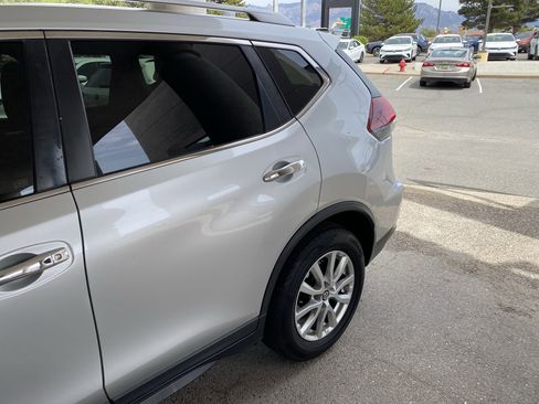 Used 2020 Nissan Rogue SV image 49