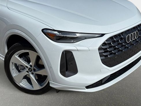 Certified 2025 Audi Q5 2.0T Premium Plus w/ Premium Plus image 6